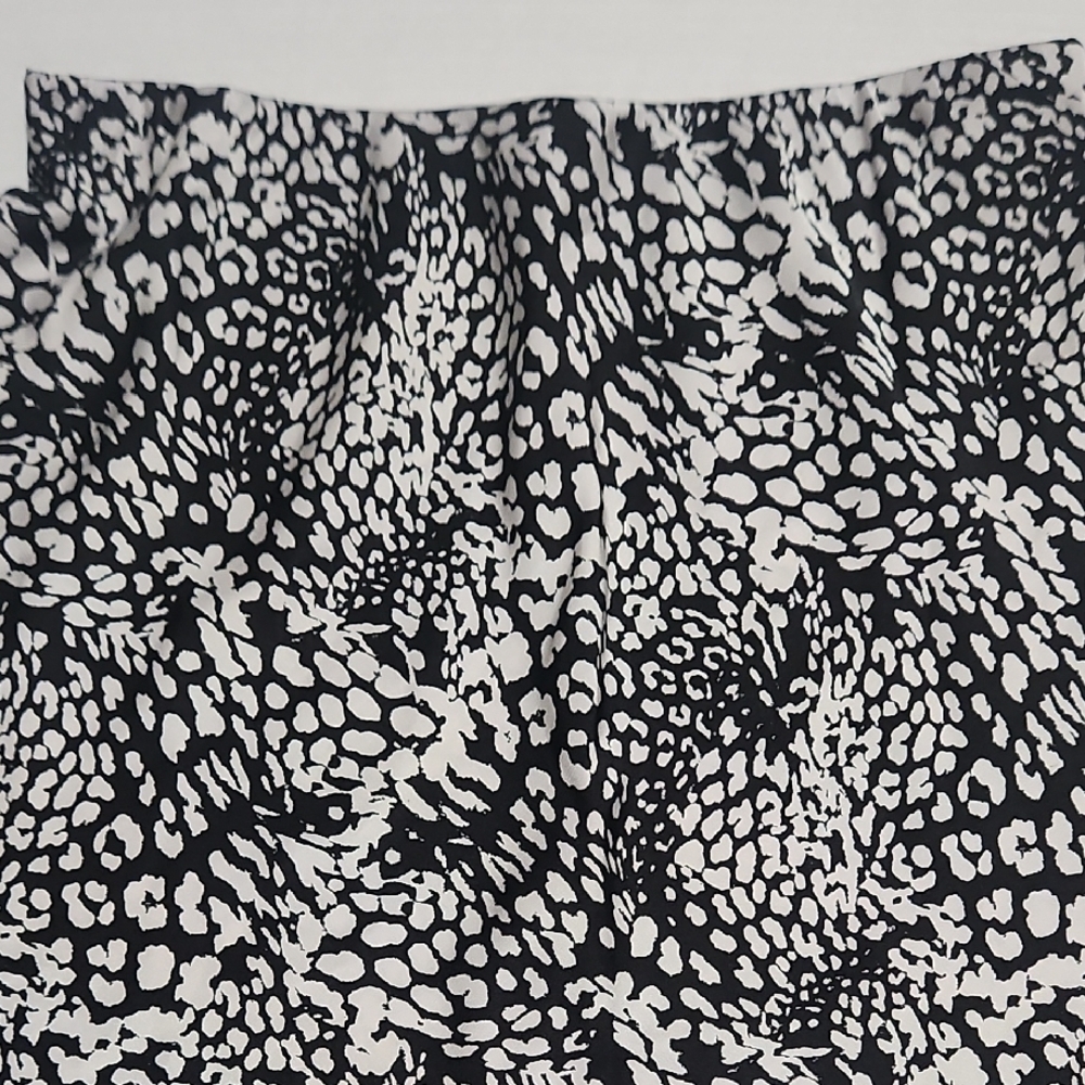 Chic Black and White Patterned Skirt